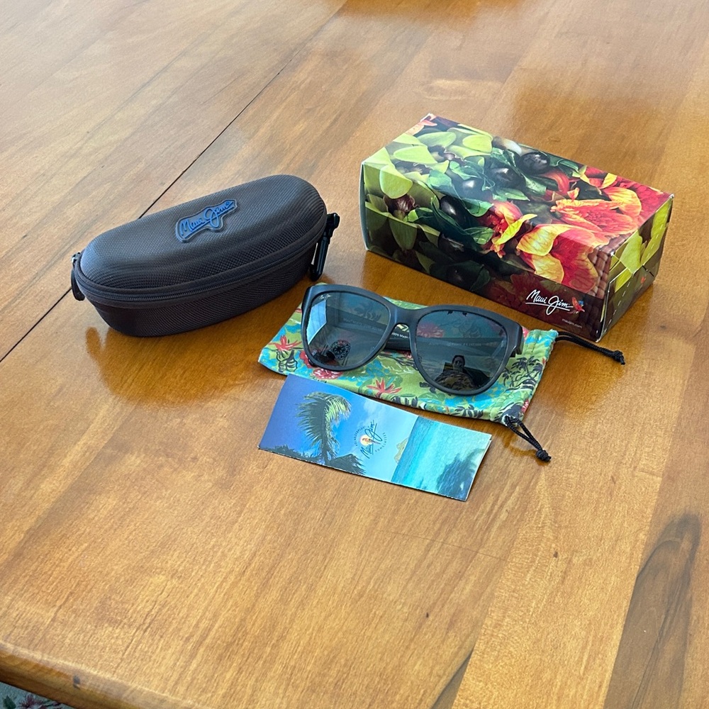 Classic Maui Jim Ailana polarized Sunglasses Brown Frames original cases and box